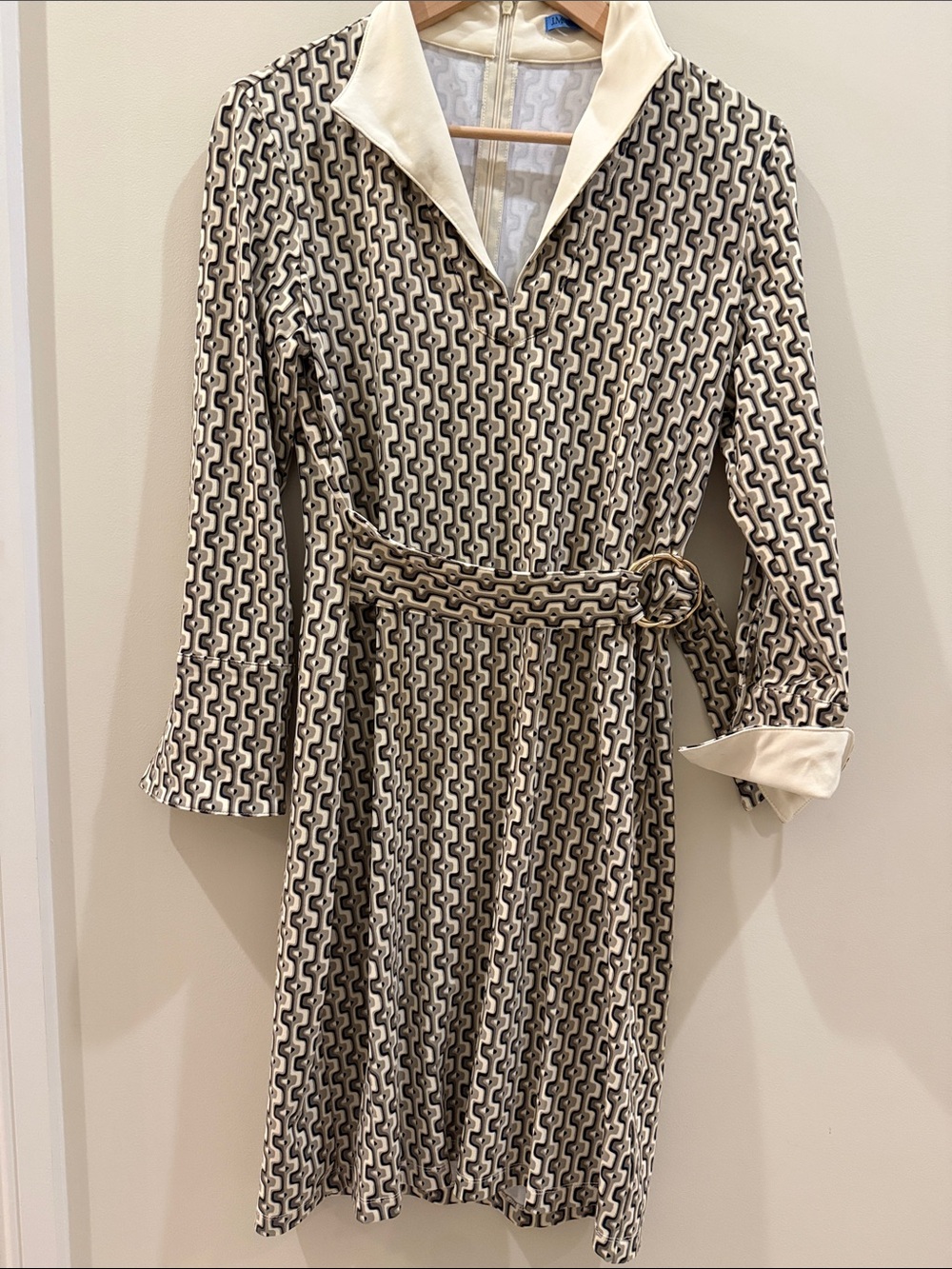 J McLaughlin Printed Beige & Black Long Sleeve Belted Dress